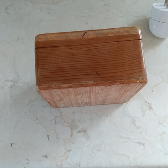 Handmade birds eye maple wooden box. - Picture 3 of 5